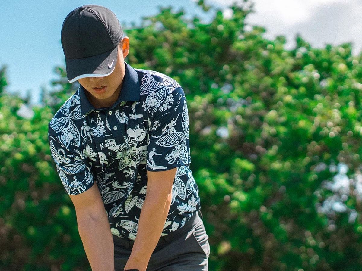 Lightweight, breathable fabrics like cotton or rayon in Hawaiian shirts keep you cool on the course